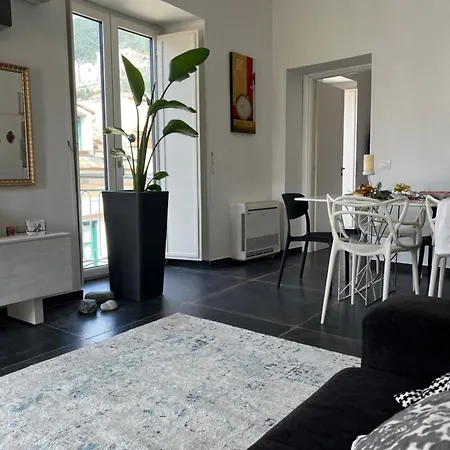 Maison Grimoaldo10 *