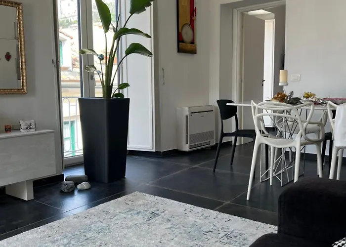 Maison Grimoaldo10 *